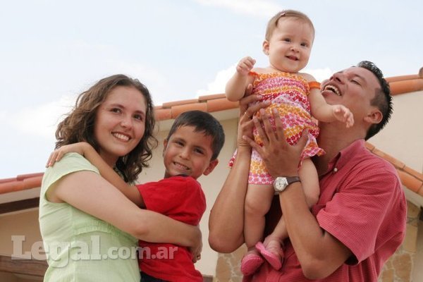 puede un hombre soltero adoptar en argentina