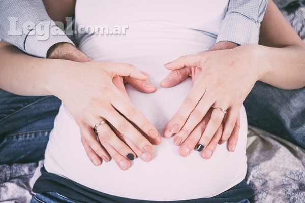 Todos los hijos de un mismo matrimonio deben llevar el apellido y la integración compuesta que se haya decidido para el primero de los hijos. 